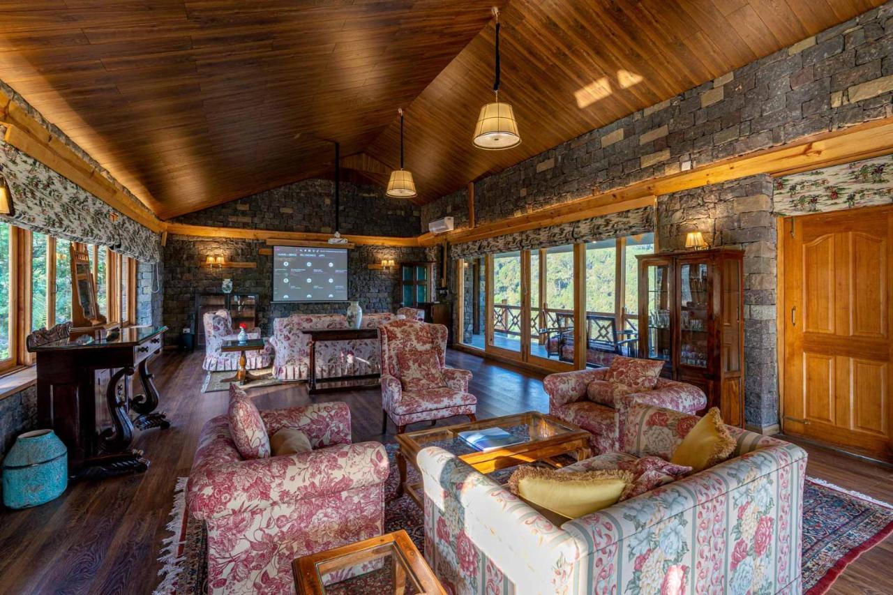 Stayvista At Mountain Mirage 3Br Villa Luxury In Kasauli With Jacuzzi Solan Esterno foto